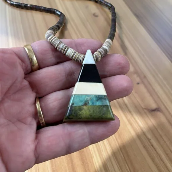 Kewa / Santo Domingo-Style Shell Heishi Necklace, Inlay Tab Pendant, 16″ - Picture 10 of 11